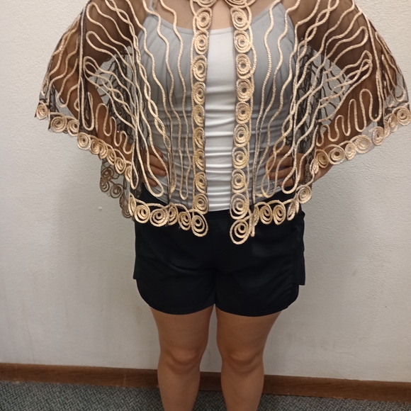 Elegant Black and Gold‎ Sheer Cape - Picture 2 of 4
